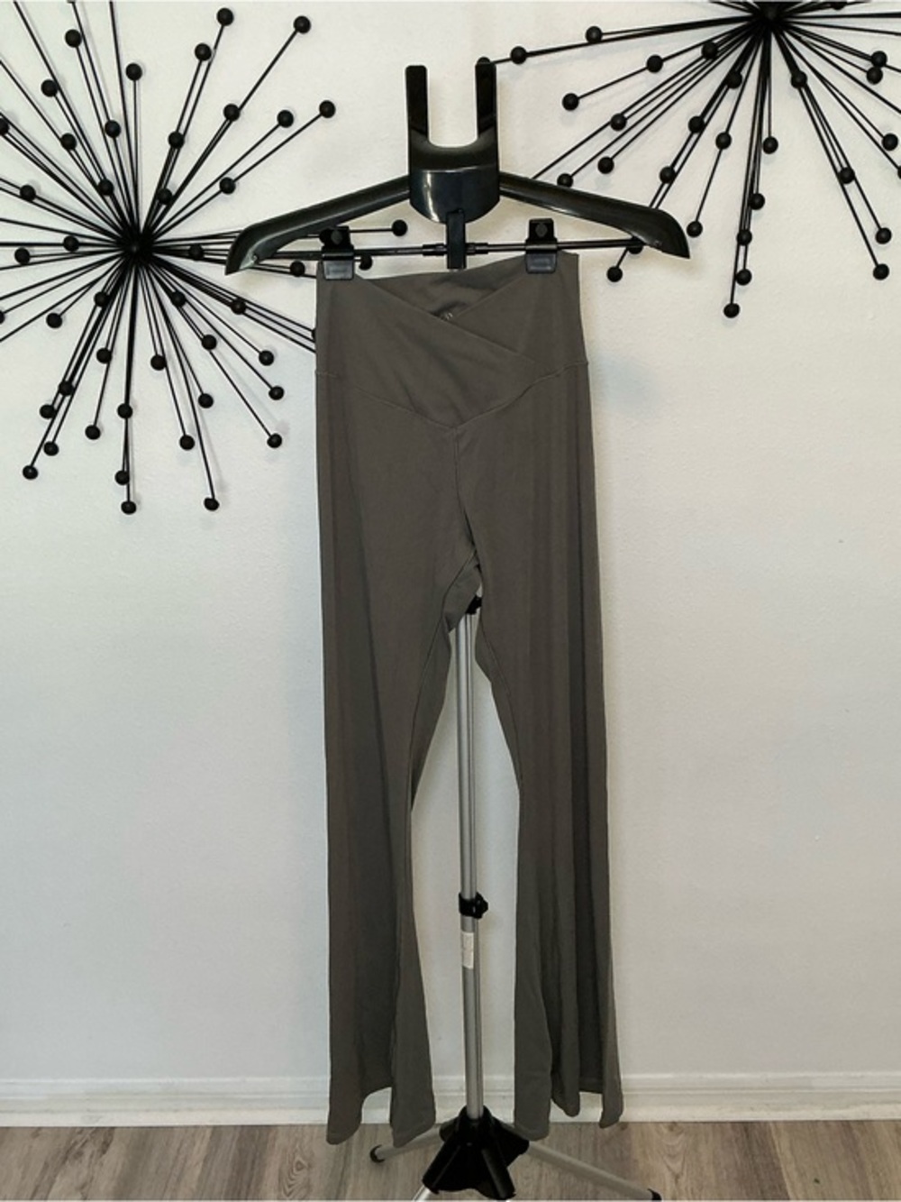 Sunzel Gray Crossover Flare Yoga Pants High Waisted Leggings Size M